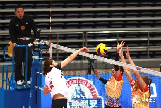  科雷兹主场气势如虹，力克强敌斩获关键分